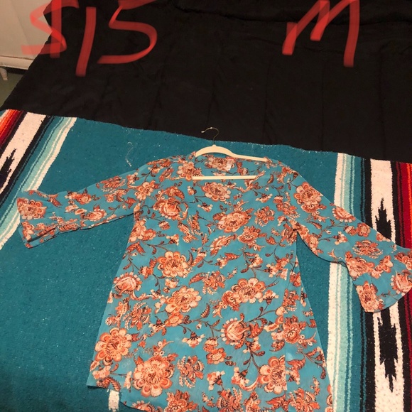 Stylish tops of all colors and sizes! - Picture 5 of 16